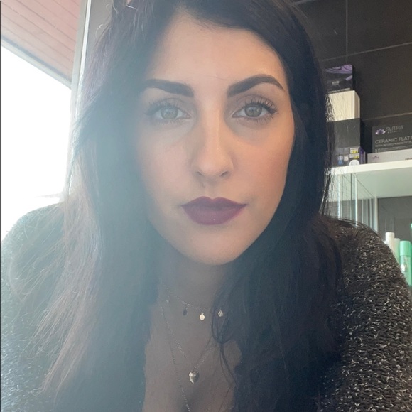 Meet your Posher, Tenneil - Picture 1 of 1